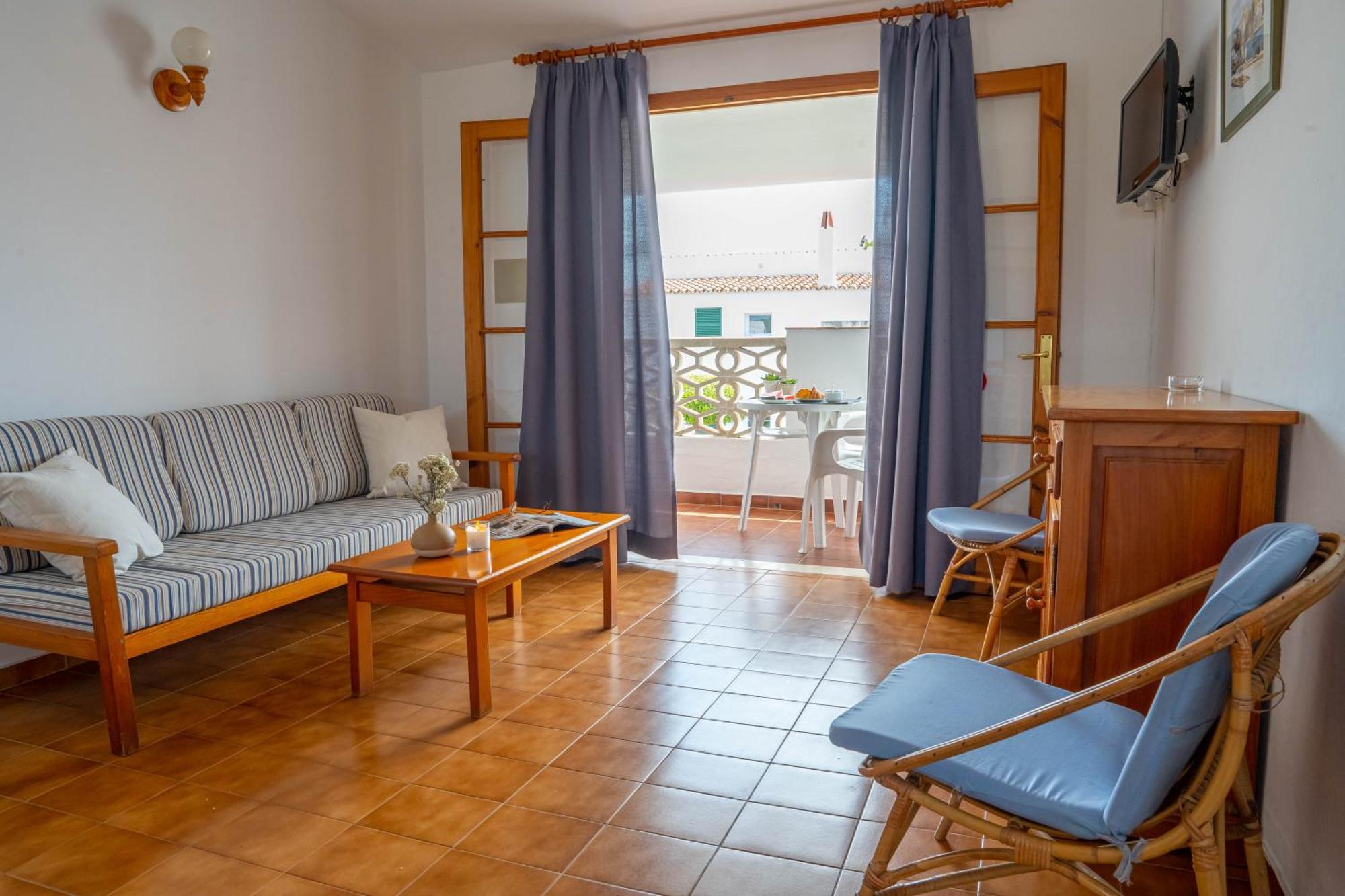 Apartamentos Sa Caleta Exteriör bild
