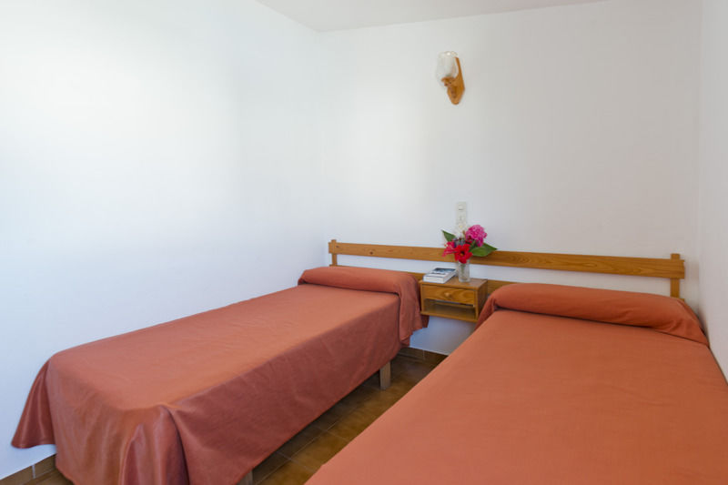 Apartamentos Sa Caleta Exteriör bild